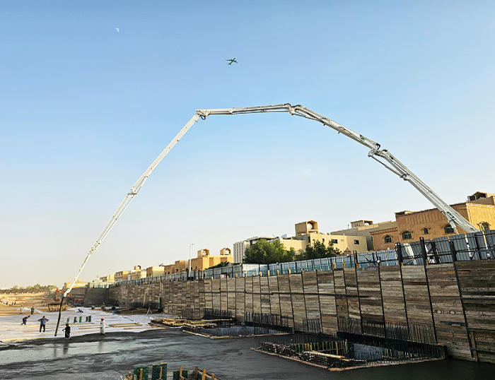 w66利来泵车奔跑沙特 为房建注入“中国实力”